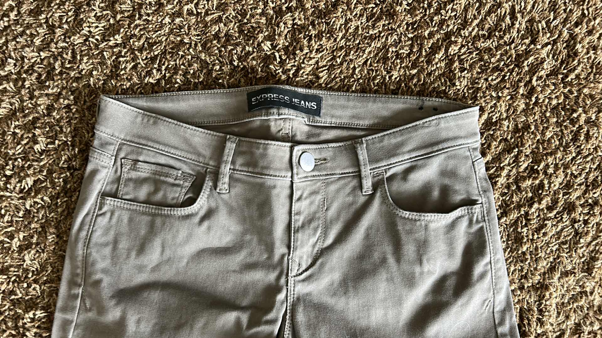 Photo 2 of 8 PAIR WOMENSWEAR ANKLE PANTS SIZE SIZE SMALL, 2, 4 AND 8