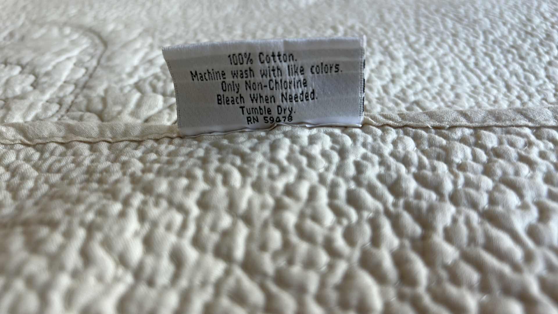 Photo 1 of CAROL LITTLE KING 100% COTTON COMFORTER