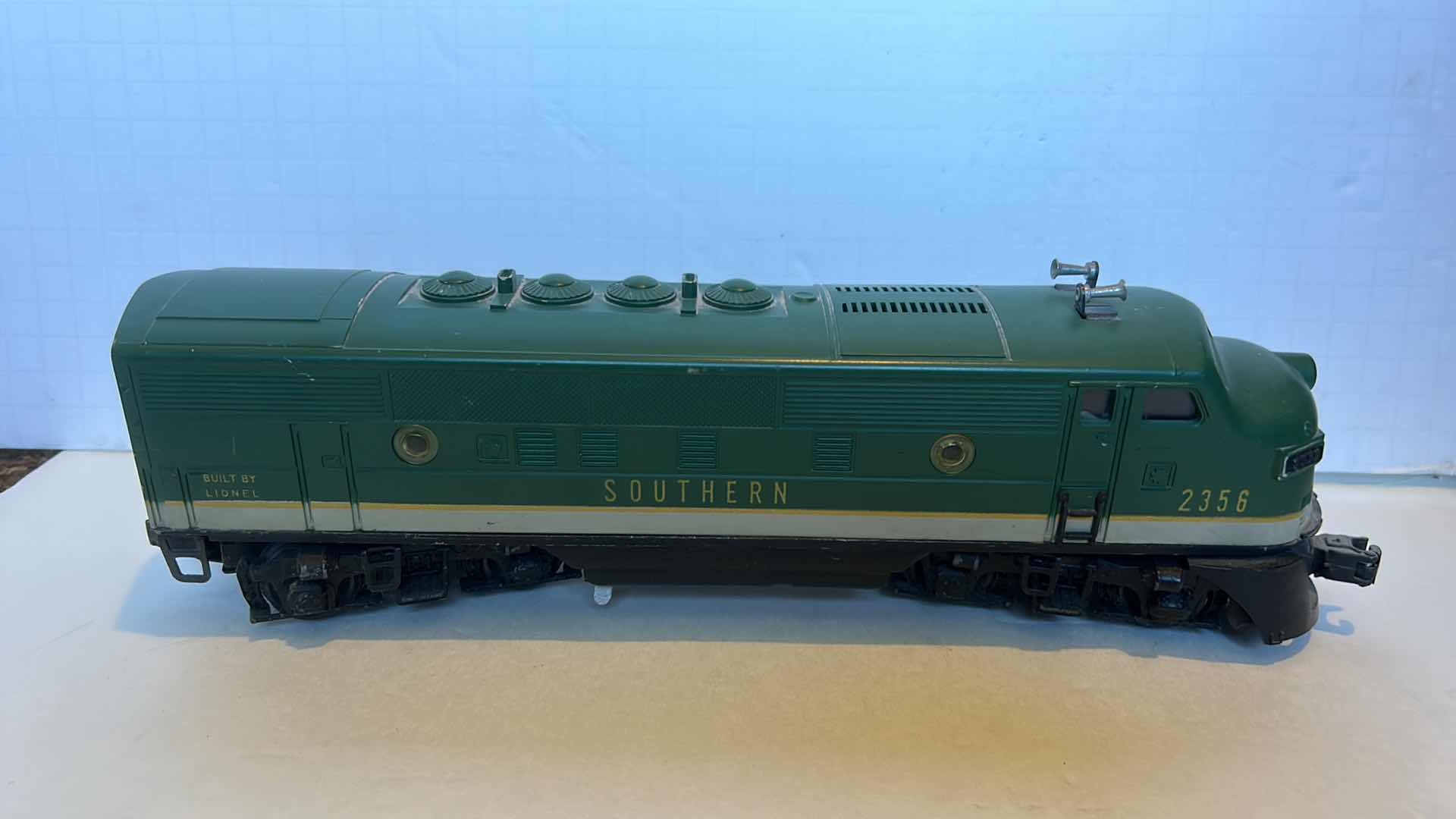 Photo 1 of VINTAGE LIONEL METAL TRAIN ENGINE 13”
