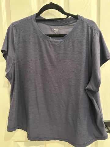 Photo 1 of 4 WOMENS WORK OUT TOPS SIZE XL