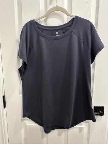 Photo 1 of 4 WOMENS WORK OUT TOPS SIZE XL
