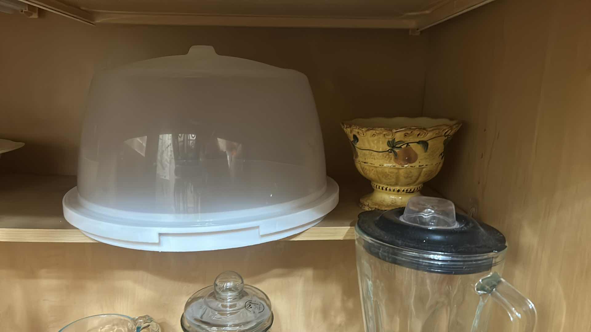 Photo 5 of CONTENTS OF KITCHEN CABINET