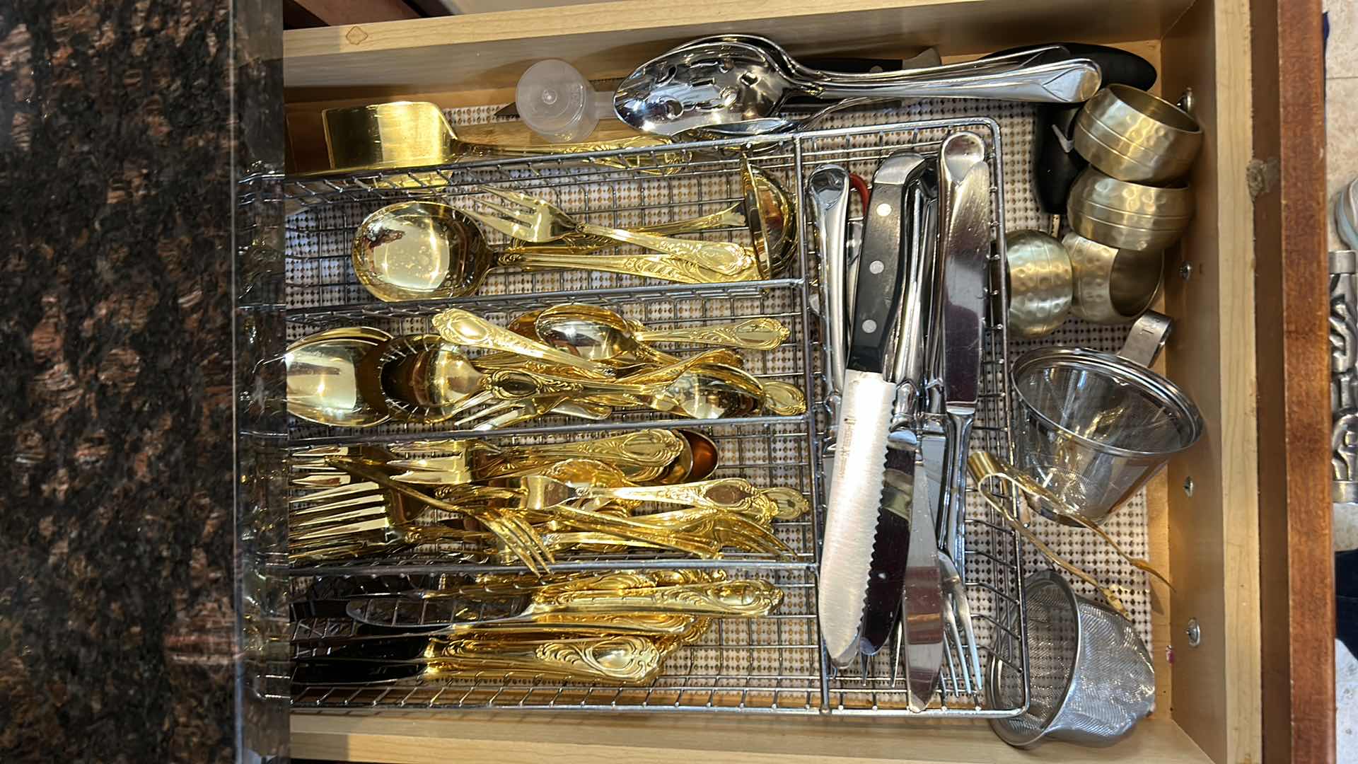 Photo 1 of CONTENTS OF KITCHEN DRAWER