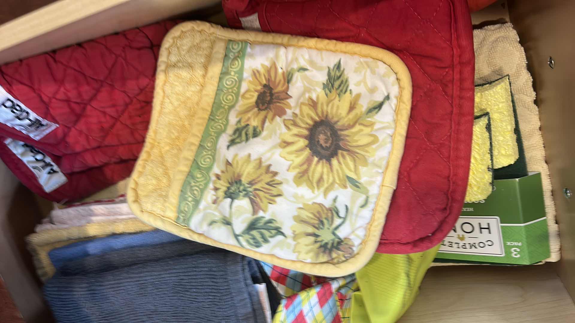 Photo 1 of CONTENTS OF KITCHEN DRAWER