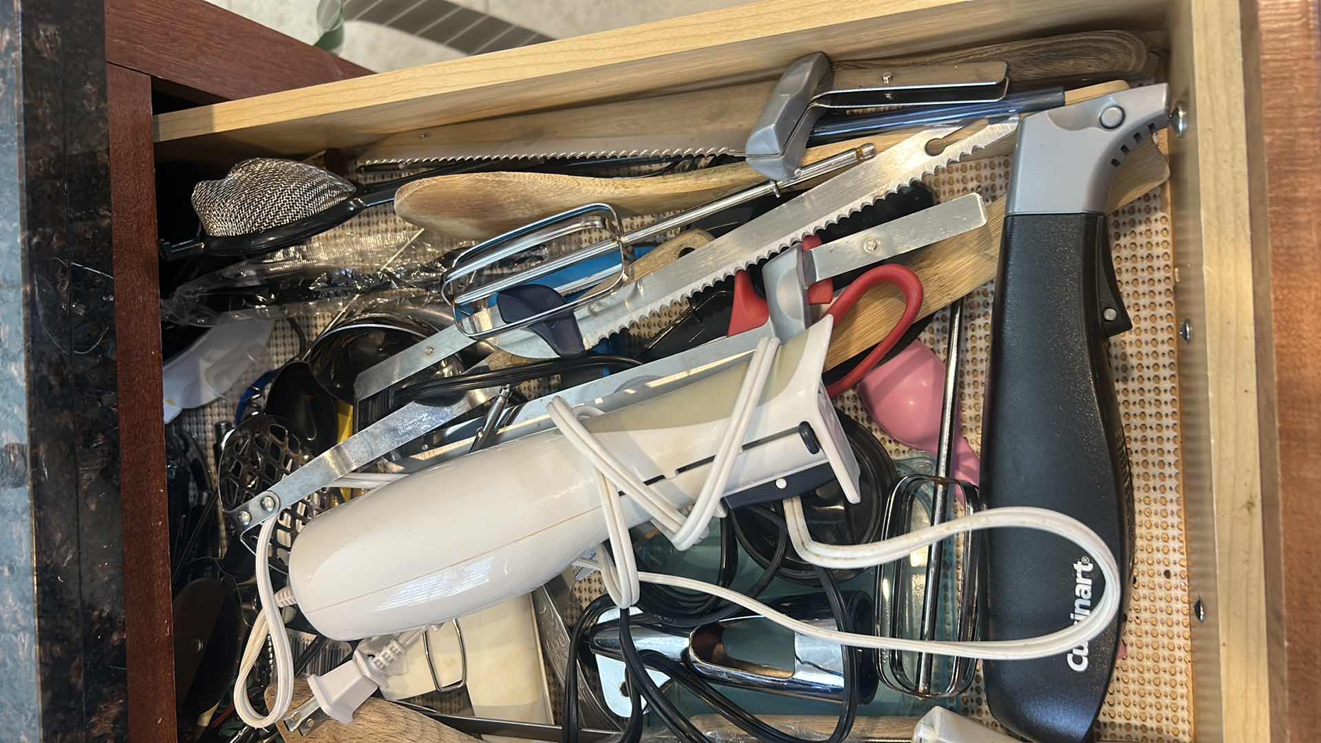 Photo 1 of CONTENTS OF KITCHEN DRAWER