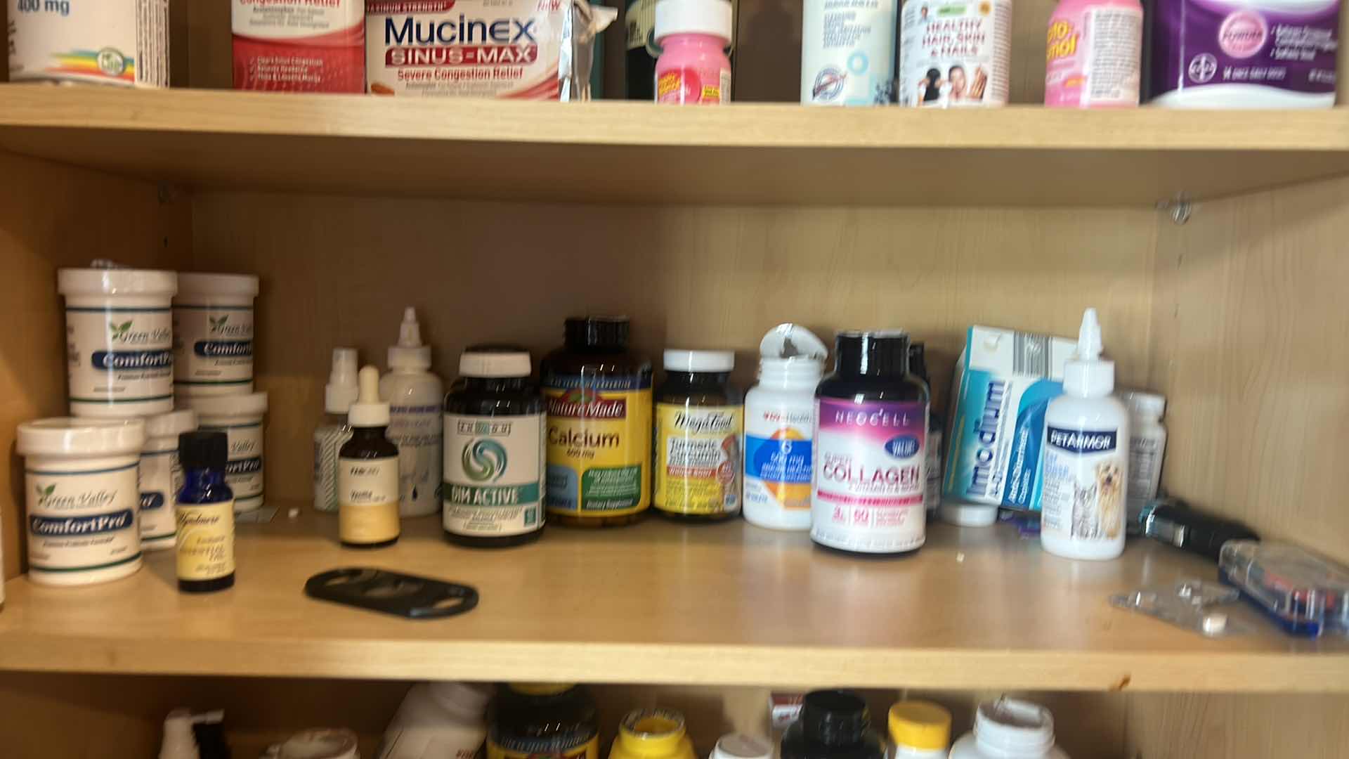 Photo 1 of CONTENTS OF CABINET - SUPPLEMENTS, HEALTH