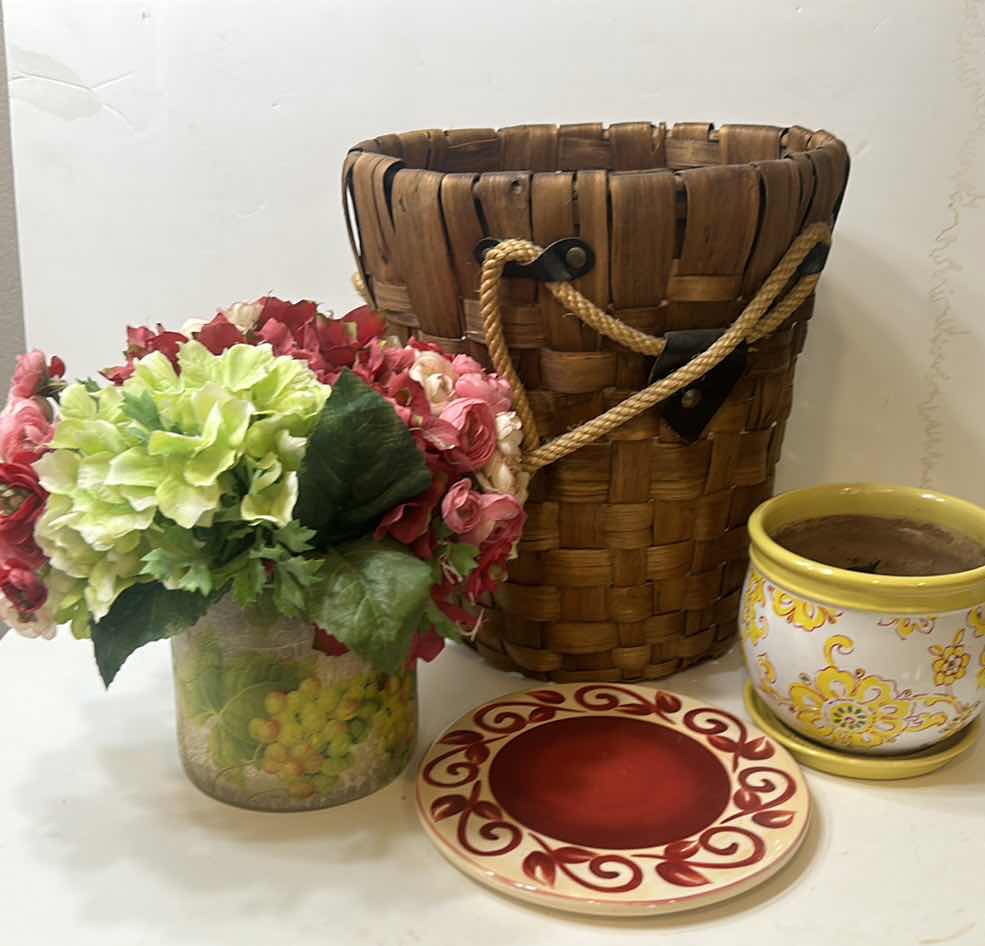 Photo 1 of 4 PC HOME DECOR (BASKET 11” x 12”)