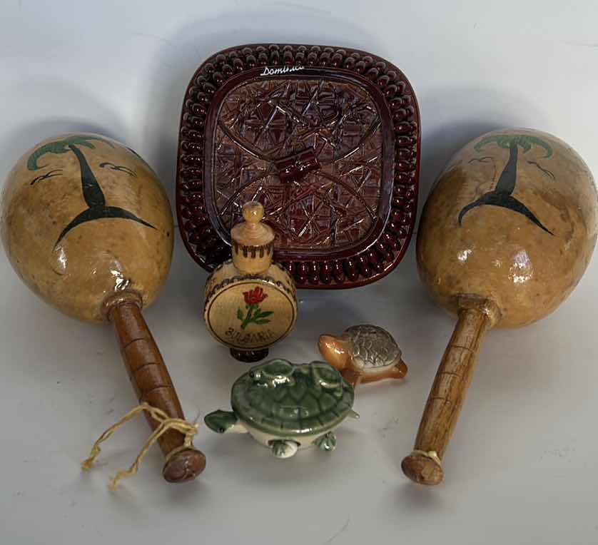 Photo 1 of TRAVEL MEMORABILIA COLLECTIBLES