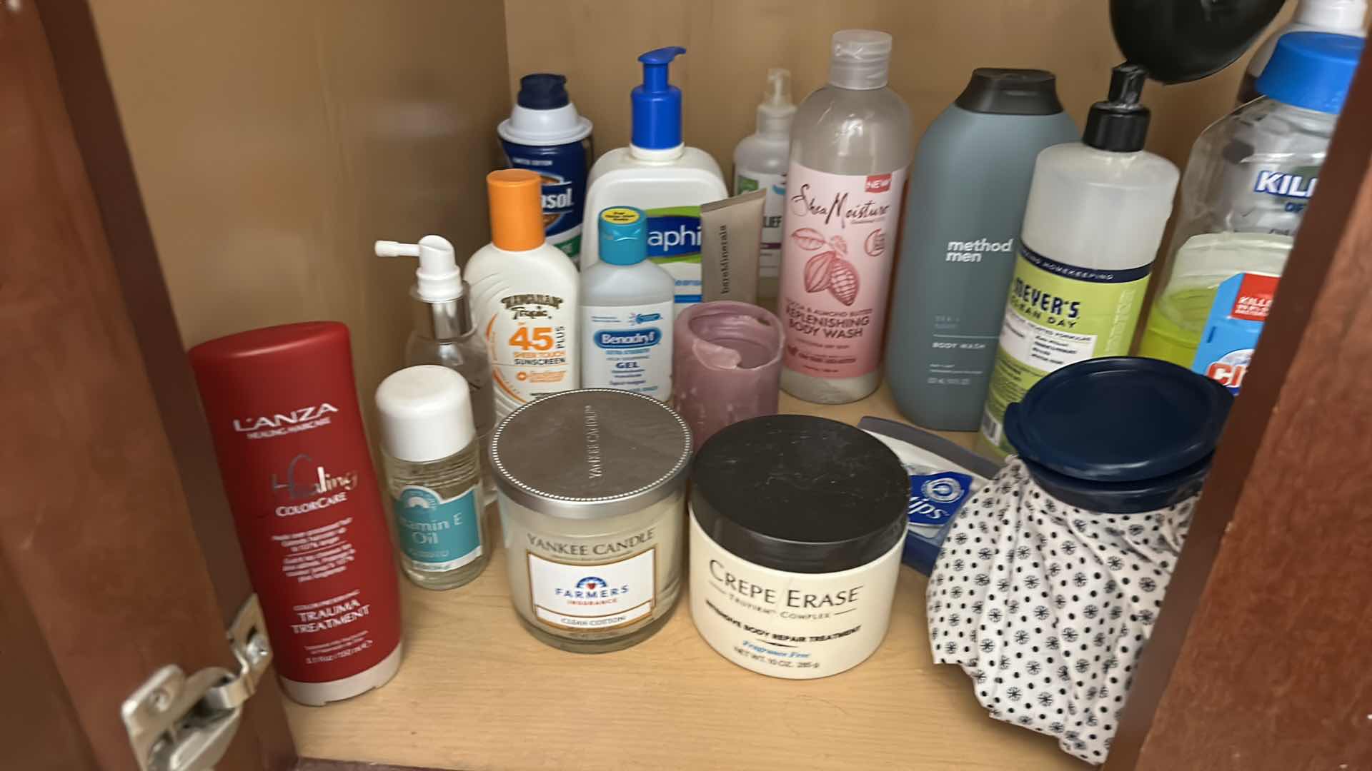 Photo 1 of CONTENTS BATHROOM CABINET