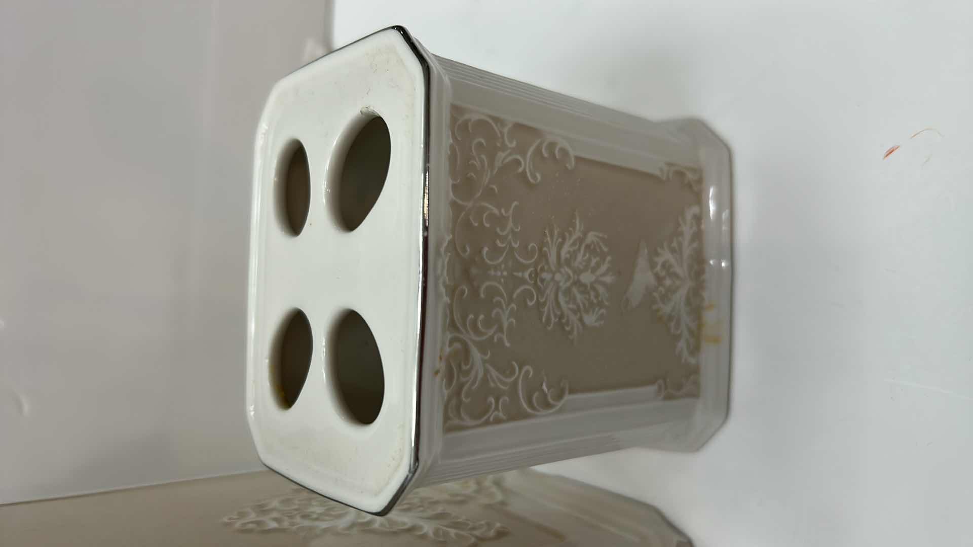Photo 1 of CHRIS MADDEN IVORY AND BEIGE BATHROOM DECOR $80