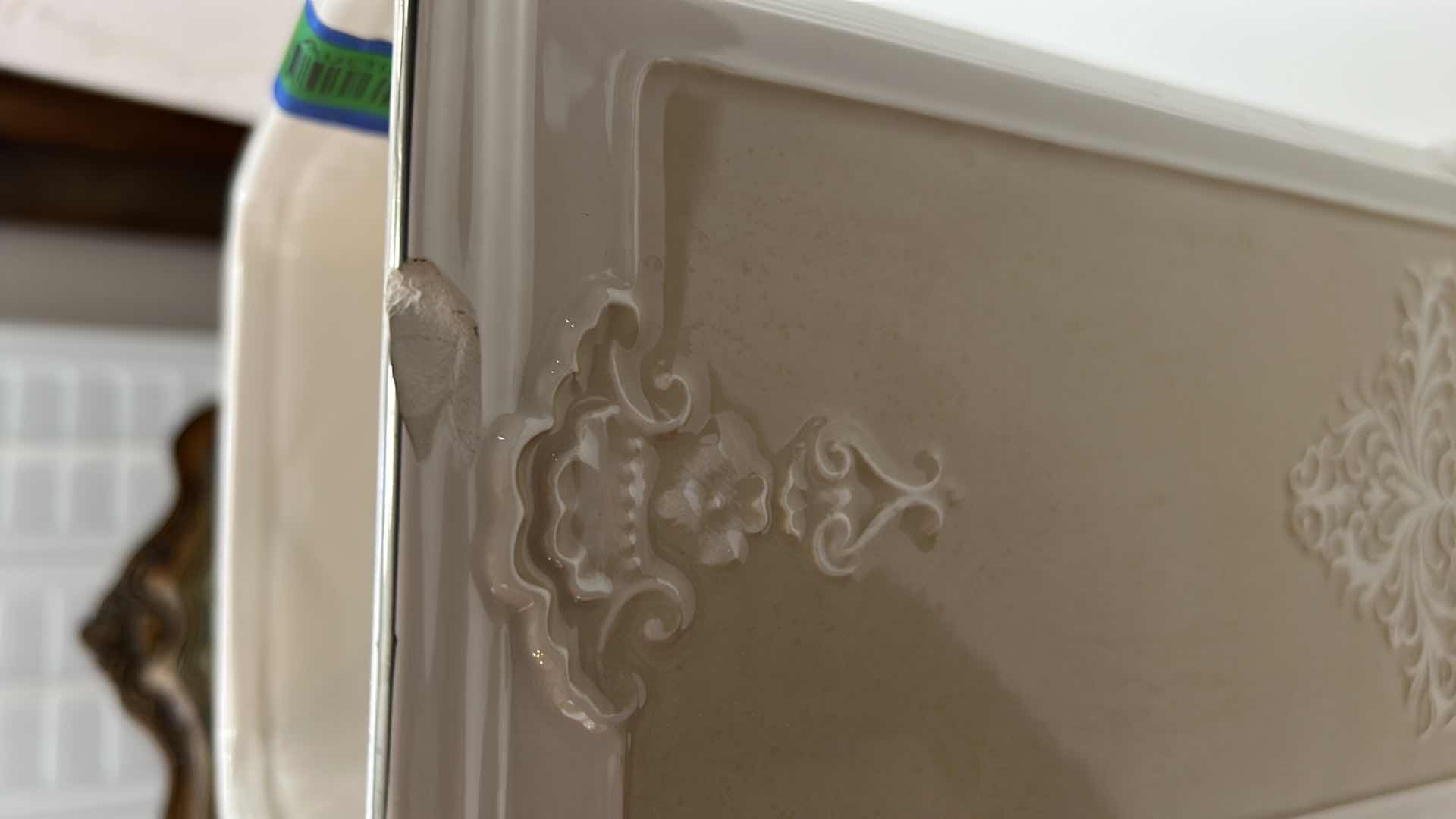 Photo 1 of CHRIS MADDEN IVORY AND BEIGE BATHROOM DECOR $80