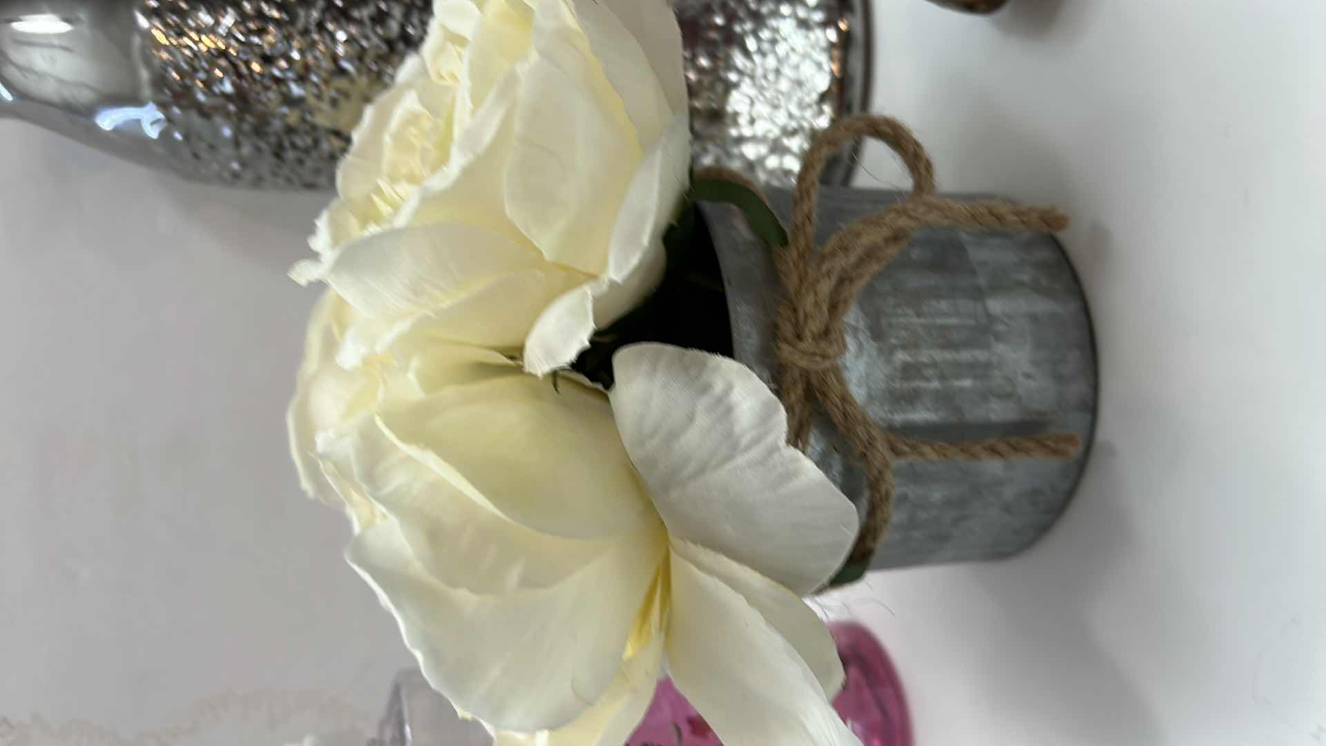 Photo 3 of HOME DECOR ASSORTMENT