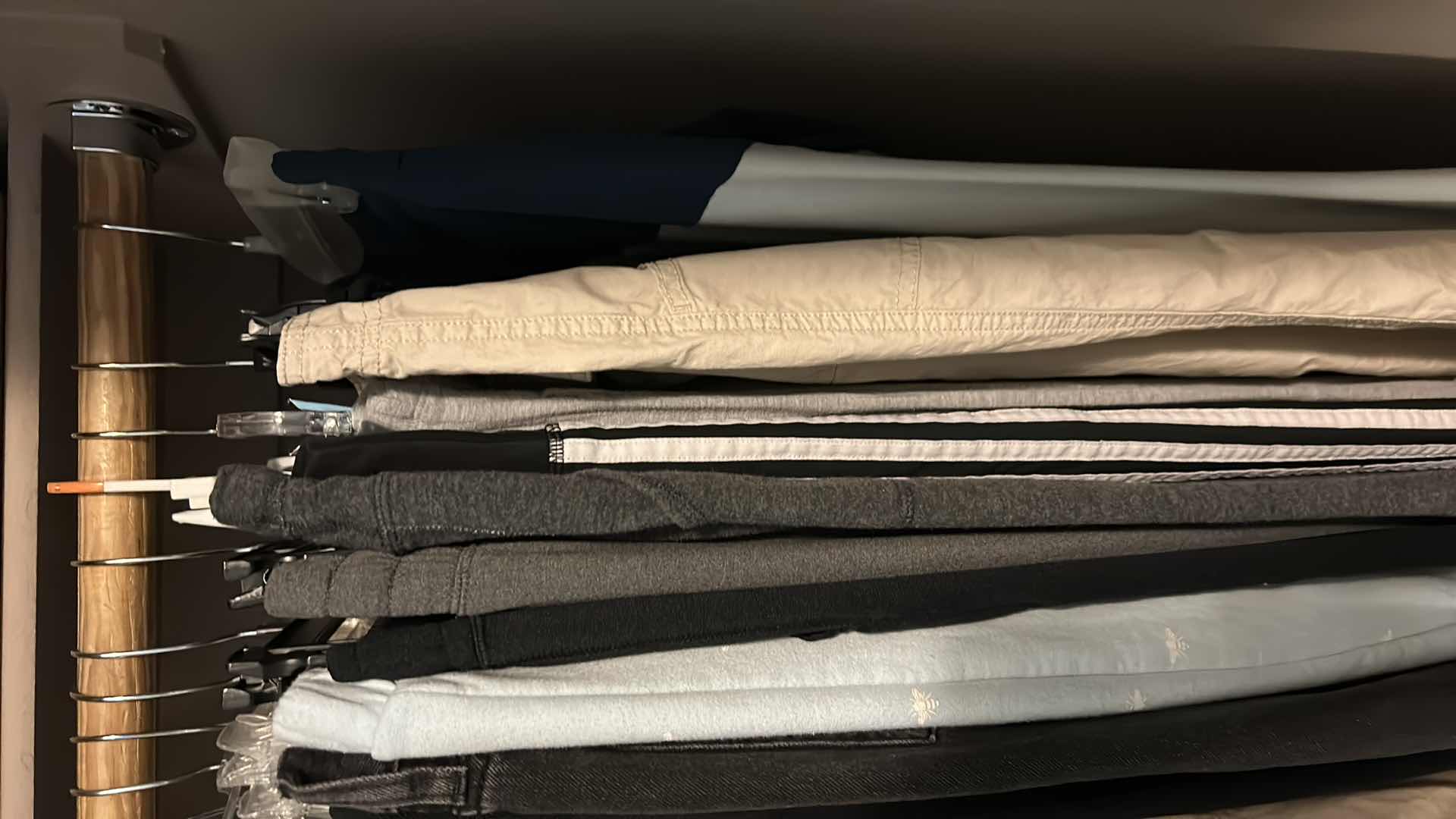 View 5 of 23 PAIRS WOMENS PANTS MOSTLY SIZE 6 and 8