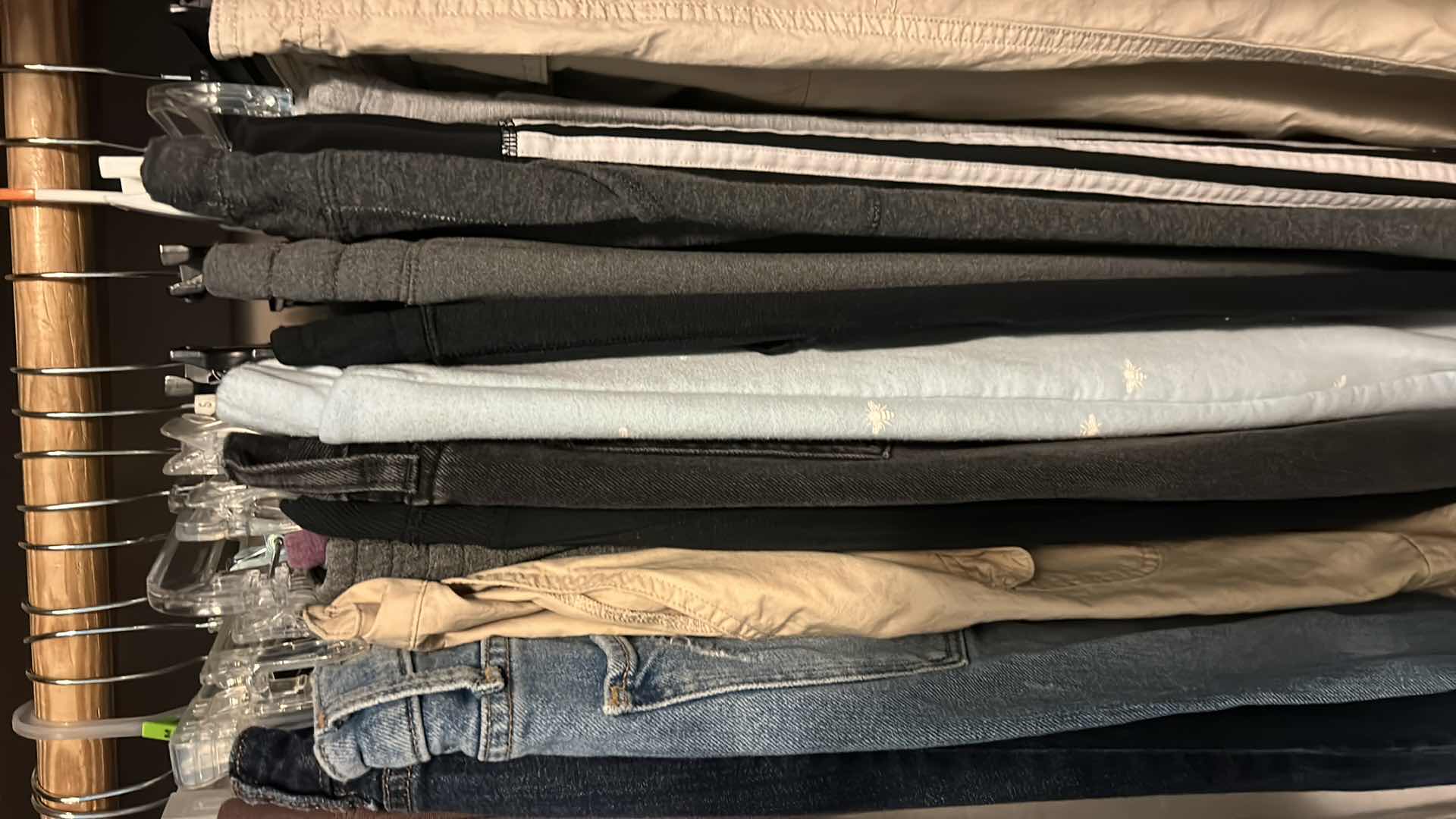 View 4 of 23 PAIRS WOMENS PANTS MOSTLY SIZE 6 and 8