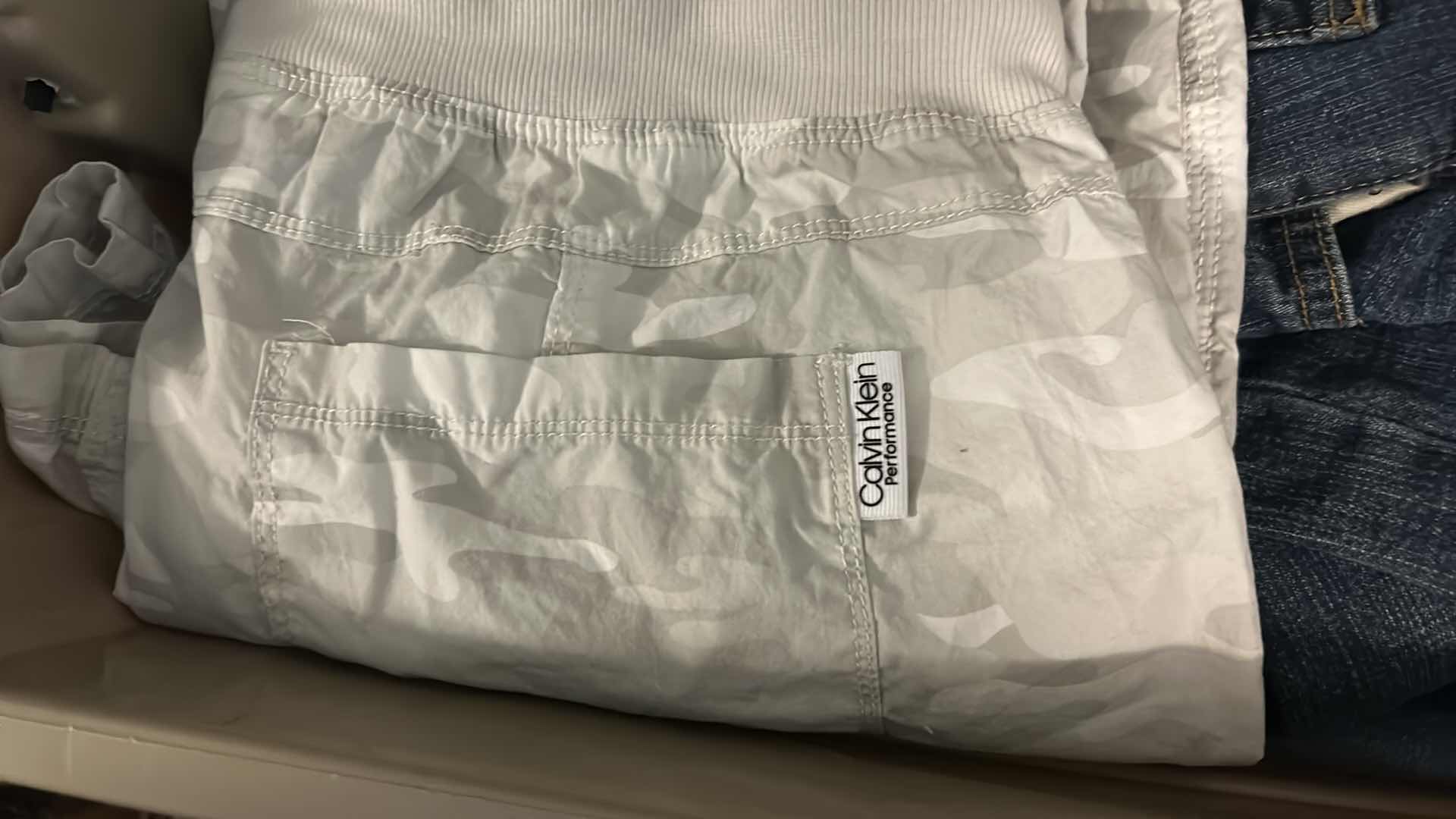 Photo 1 of 32 PAIRS OF WOMENS PANTS MOSTLY SIZE 6, 8