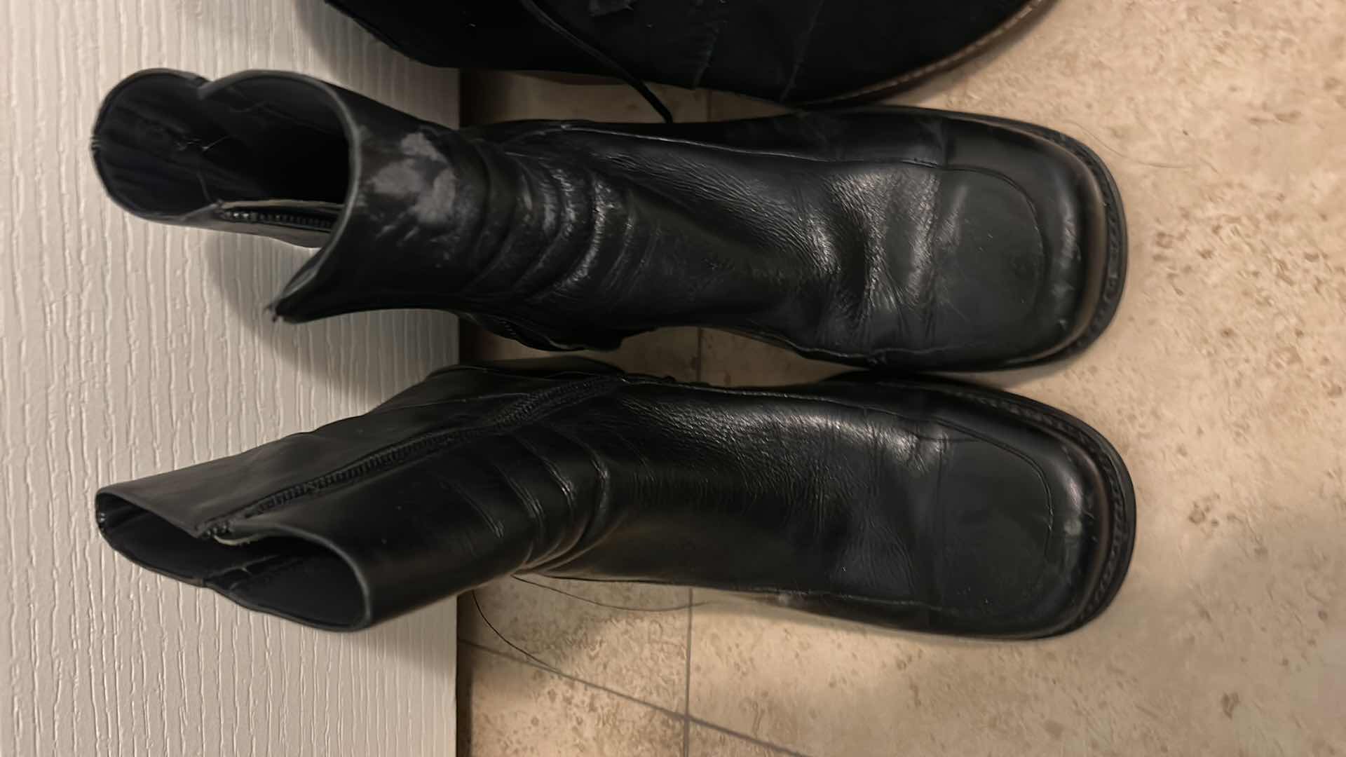 Photo 2 of 6 PAIRS OF WOMENS SHOES SIZE 8-8.5