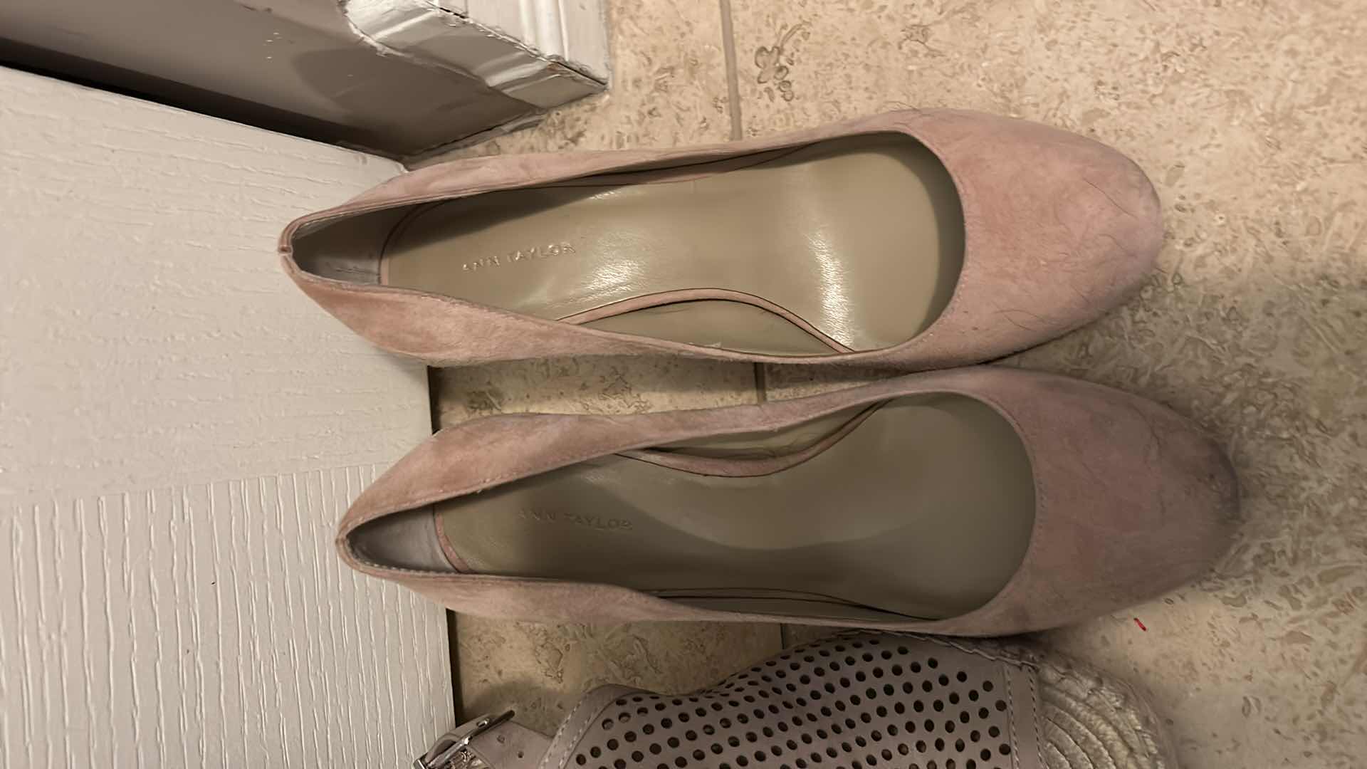 Photo 7 of 6 PAIRS OF WOMENS SHOES SIZE 8-8.5