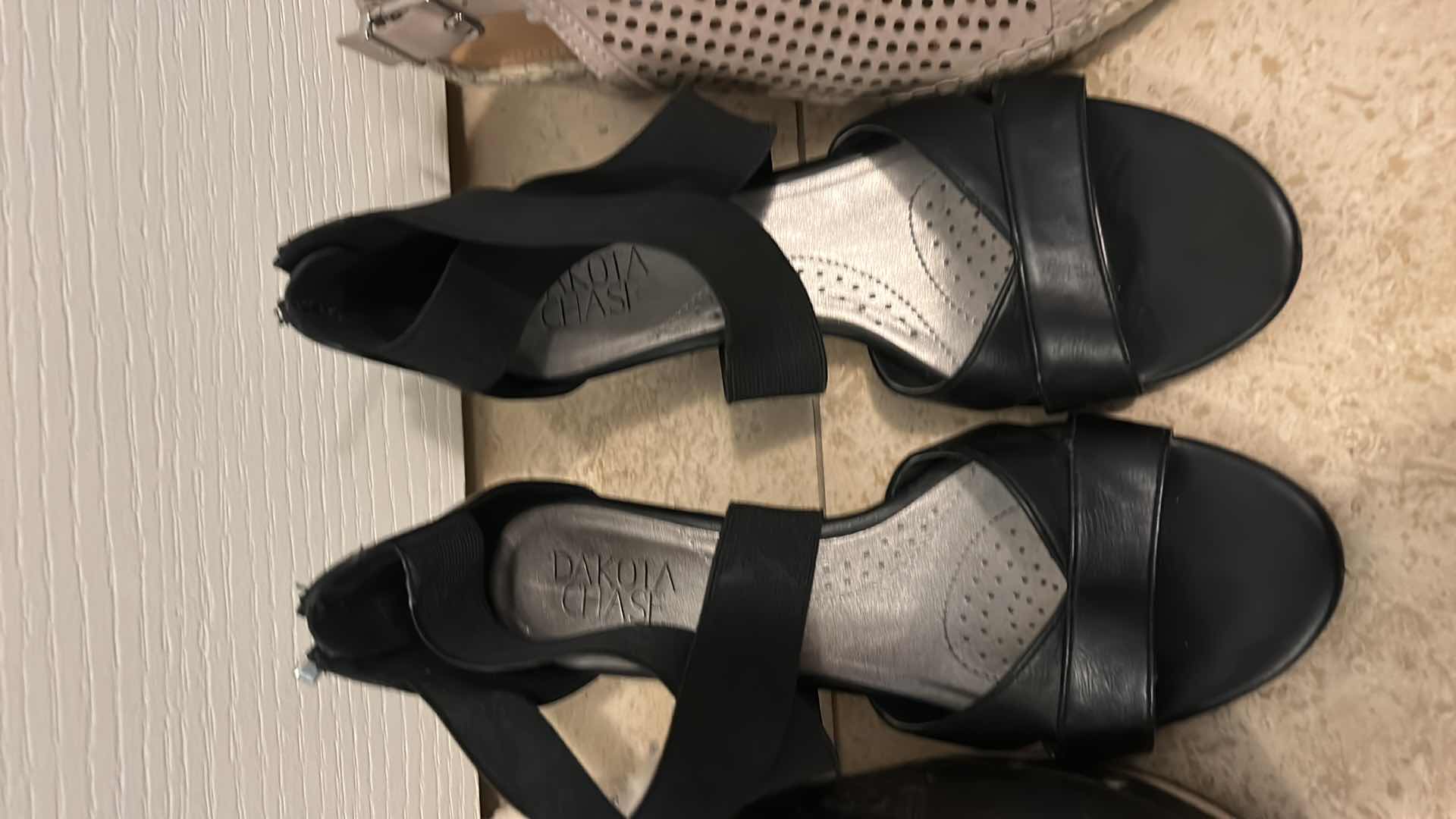 Photo 5 of 6 PAIRS OF WOMENS SHOES SIZE 8-8.5