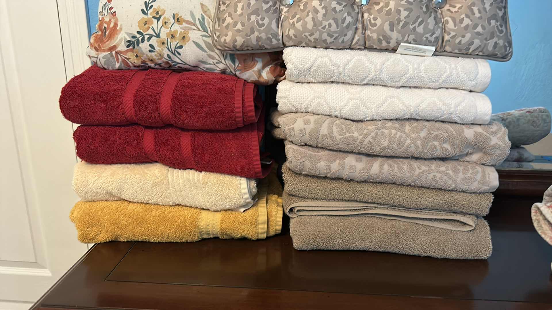 Photo 1 of TOWELS, TOSS PILLOW AND QUILT