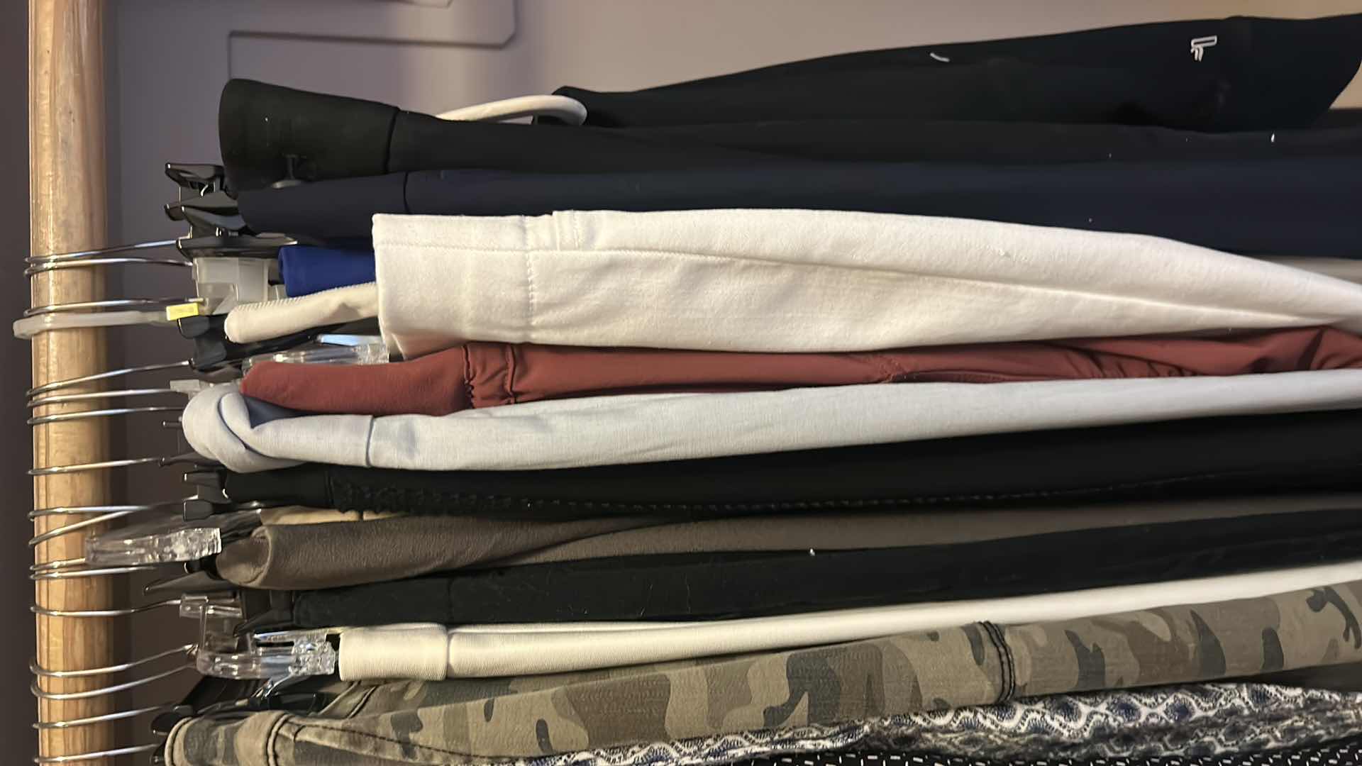 Photo 1 of RACK OF WOMENSWEAR- PANTS MOSTLY SIZE 6-8