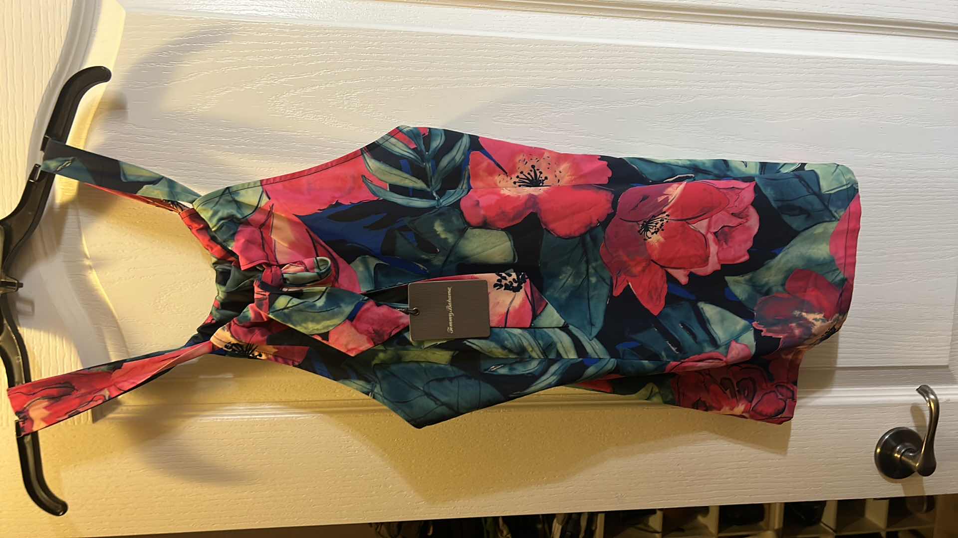 Photo 1 of NWT TOMMY BAHAMA WOMENS FLORAL TOP SIZE M $118