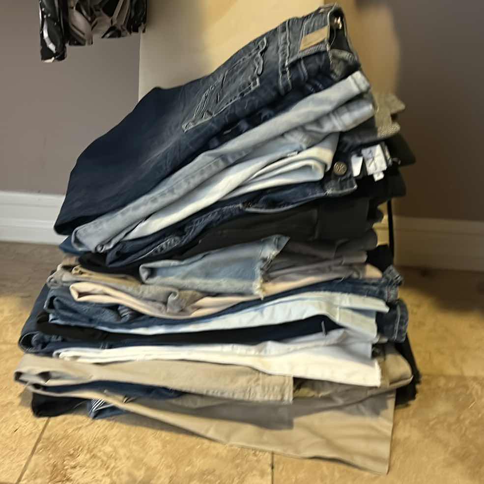 Photo 1 of LARGE STACK OF WOMENS PANTS MOSTLY SIZE 8