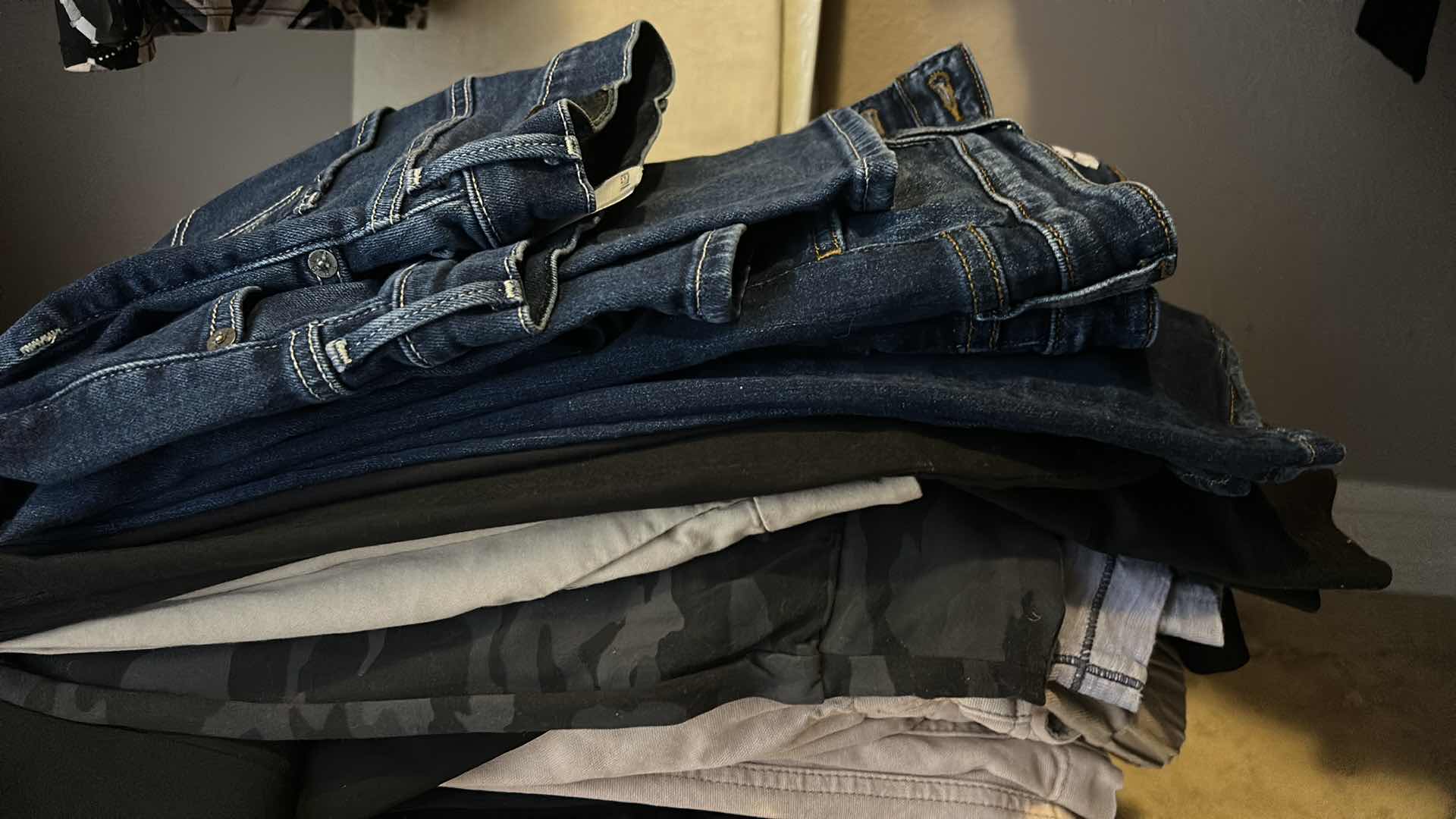 Photo 1 of LARGE STACK OF WOMENS PANTS MOSTLY SIZE 8