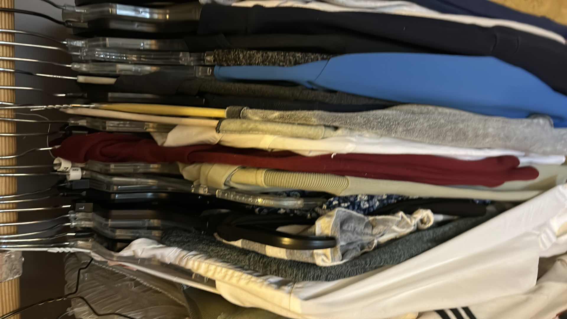 Photo 1 of RACK OF WOMENSWEAR/ TOPS MOSTLY SIZE MED