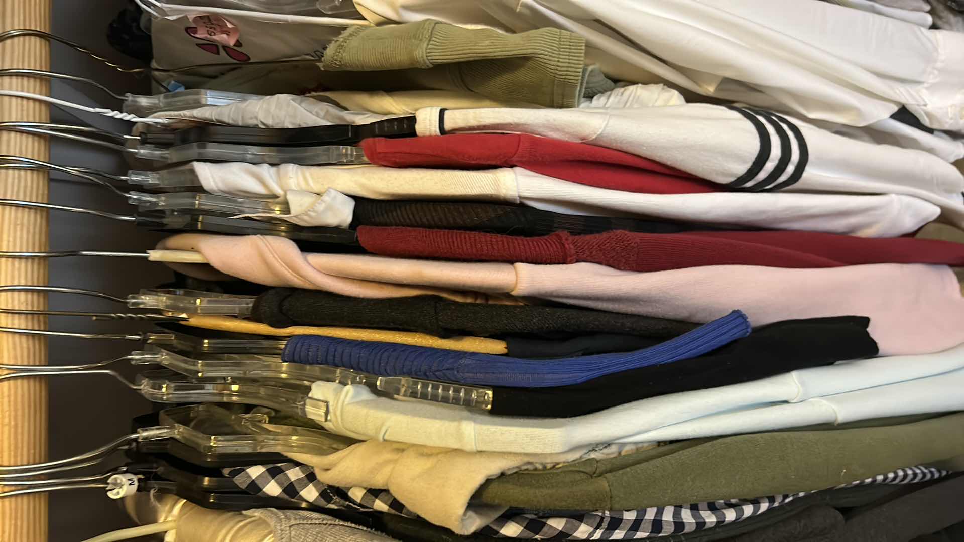 Photo 1 of RACK OF WOMENSWEAR/ TOPS MOSTLY SIZE MED