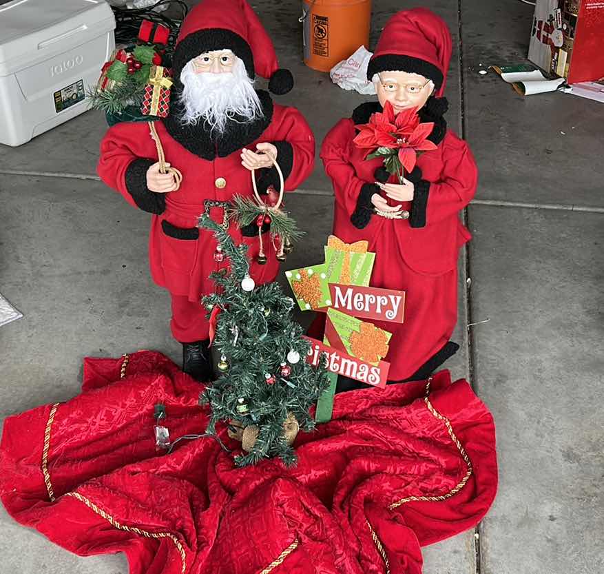 Photo 1 of CHRISTMAS DECOR SANTA H3’