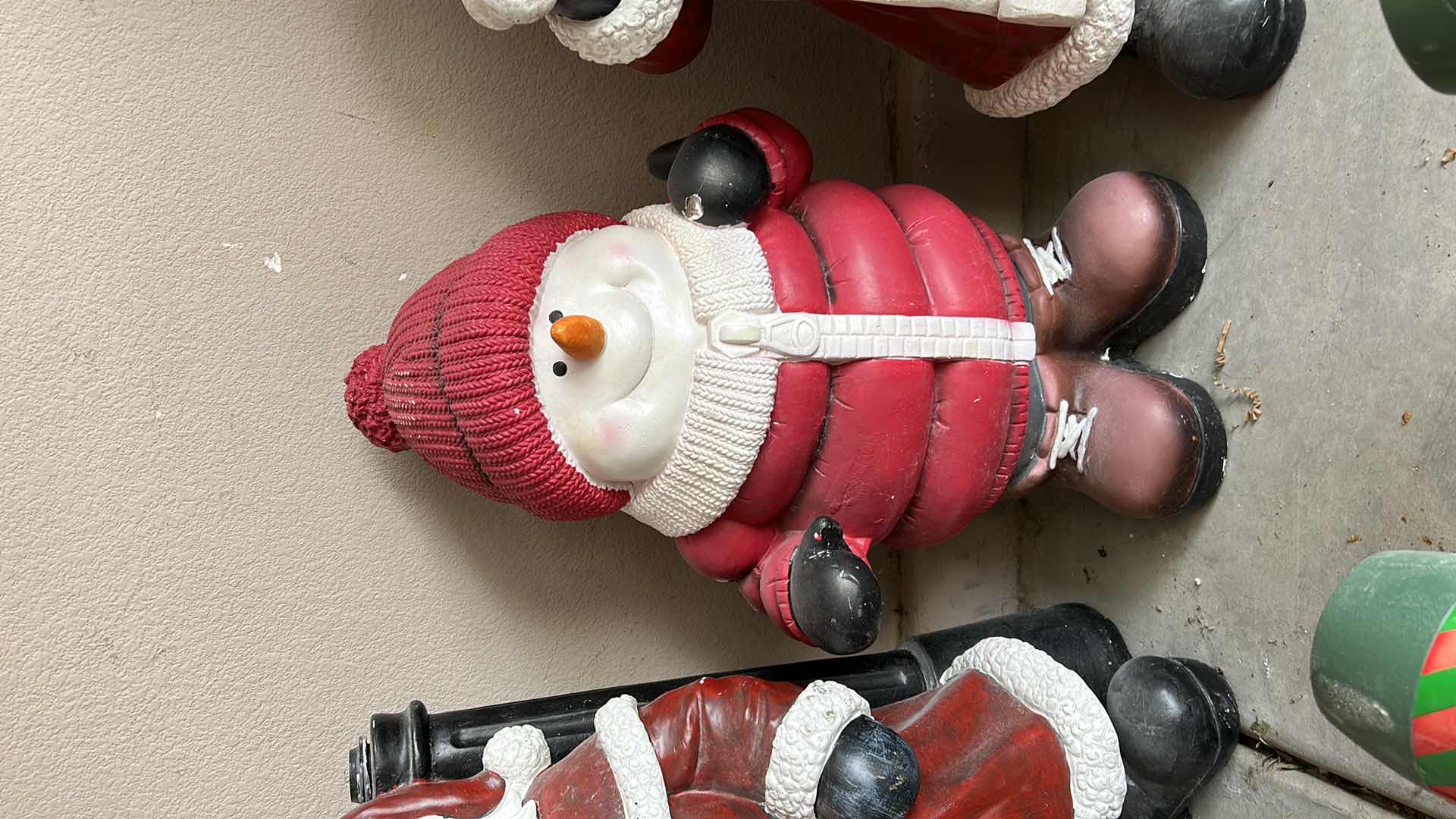 Photo 3 of CHRISTMAS DECOR