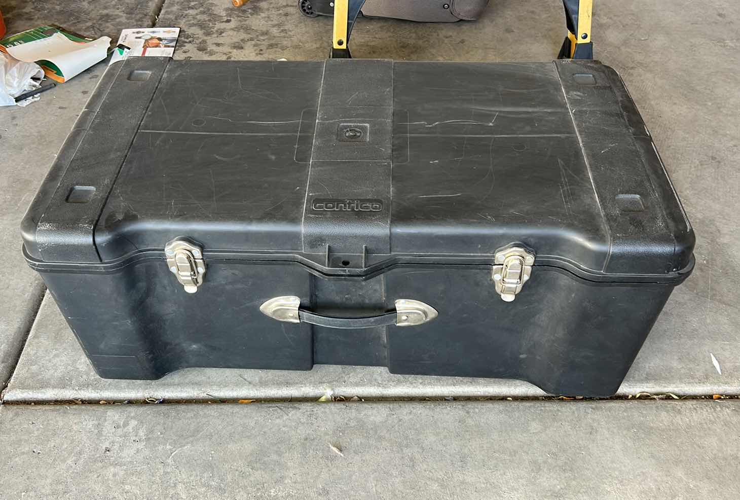 Photo 13 of LARGE TRUNK FILLED WITH WOMENSWEAR