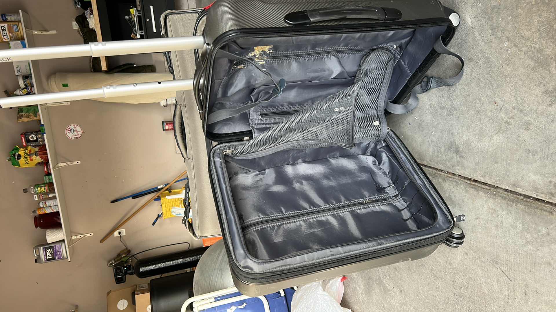 Photo 1 of 3 PIECES OF LUGGAGE