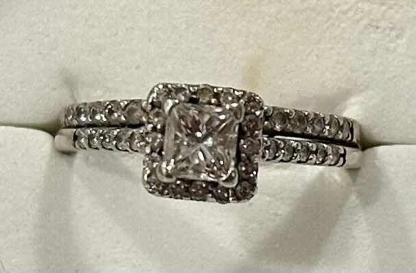 Photo 2 of FINE JEWELRY- 14K WHITE GOLD RING- 4 PRONGS SET PRINCESS CUT DIAMOND SURROUNDED BY 4 PRONGS SET 41 ROUND BRILLIANT CUT DIAMONDS SIZE 7.5