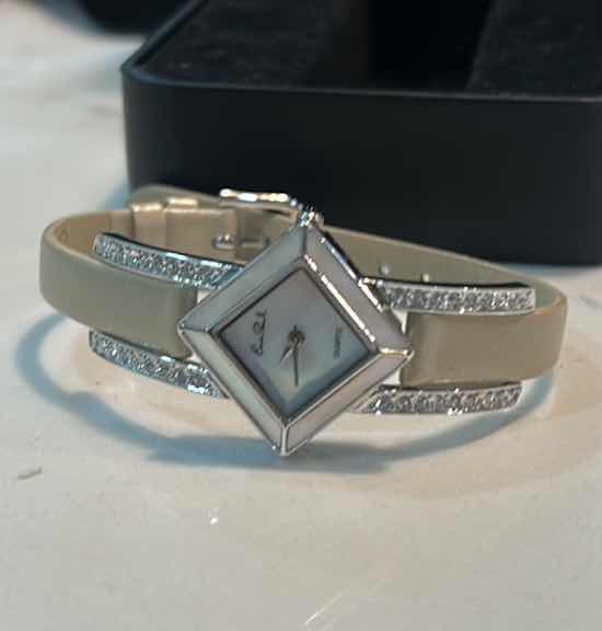 Photo 1 of NEW ERWIN PEARL QUARTZ WOMENS WATCH WITH GENUINE LEATHER BAND