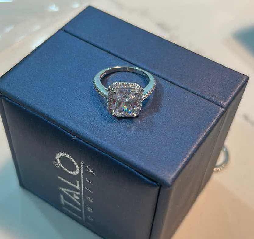 Photo 3 of NEW ITALO JEWELRY - RING SET STERLING SILVER WITH CUBIC ZIRCONIA SIZE 4.5