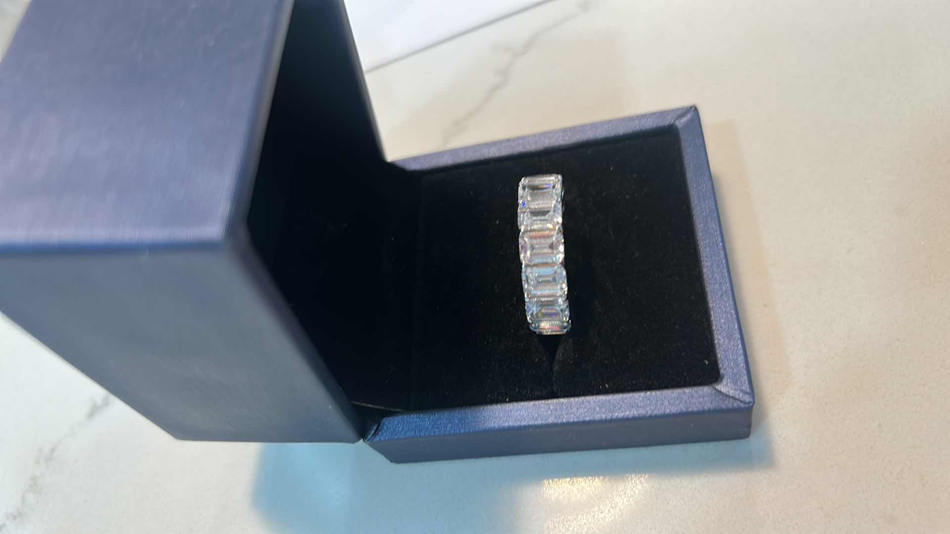 Photo 2 of ITALO JEWELRY - STERLING SILVER CUBIC ZIRCONIA RING (MISSING ONE STONE) SIZE 11