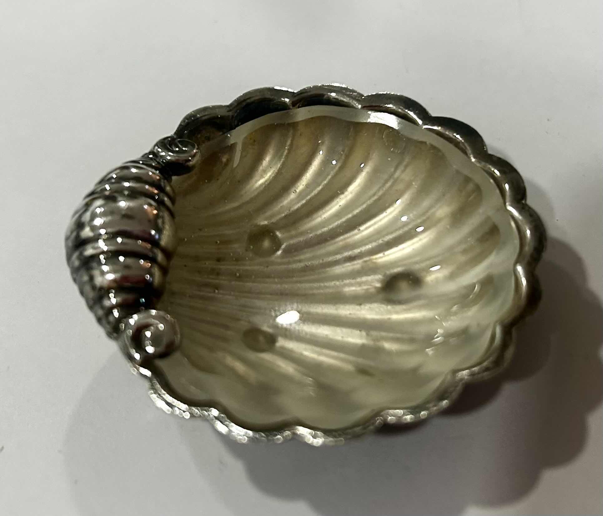 Photo 1 of 8 RARE - 2” VINTAGE SILVER PLATED SHELLS WITH GLASS INSERTS (SALT IR SPICE PLACE SETTINGS AT FORMAL TABLE)