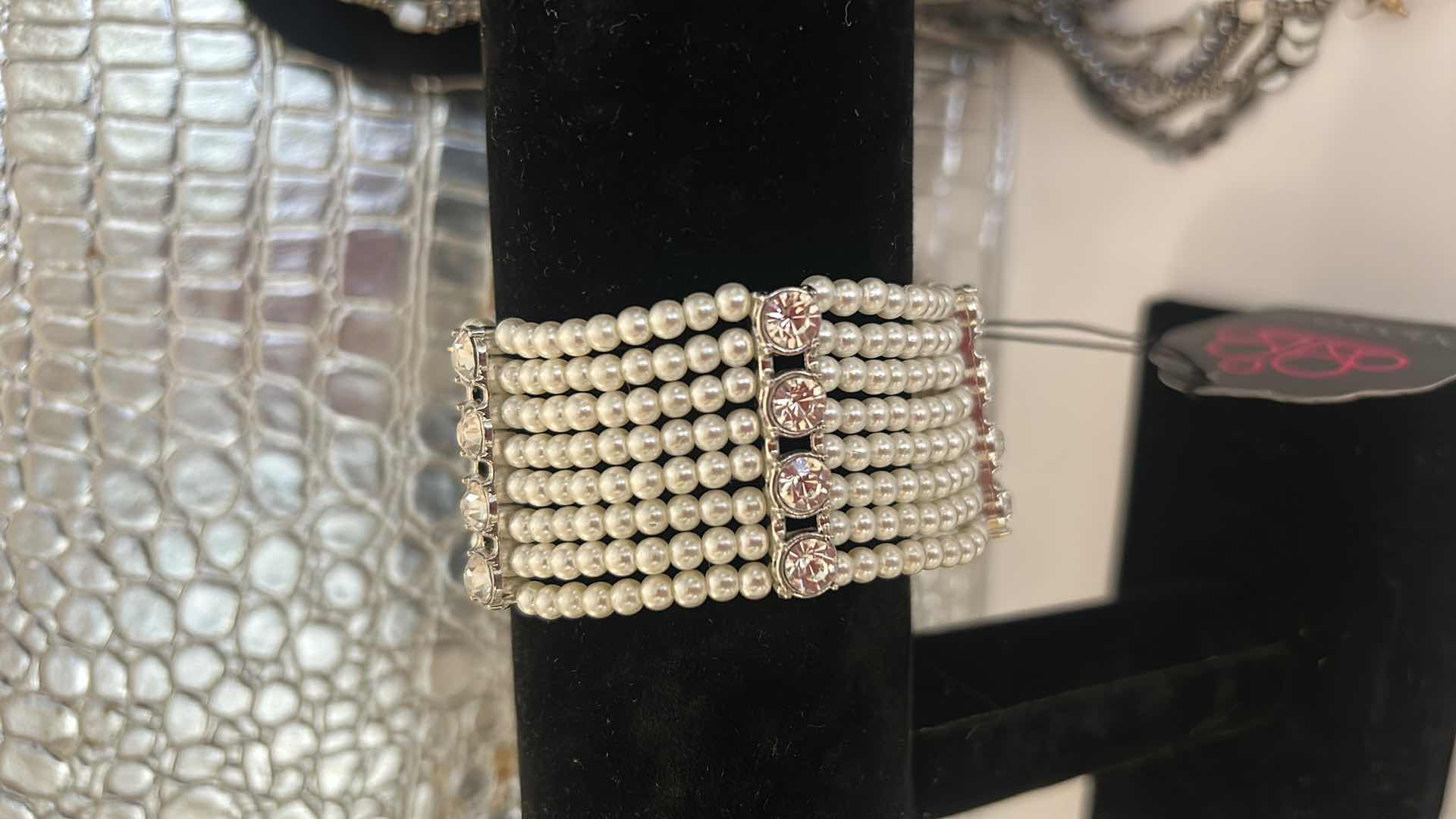 Photo 8 of COSTUME JEWELRY ASSORTMENT