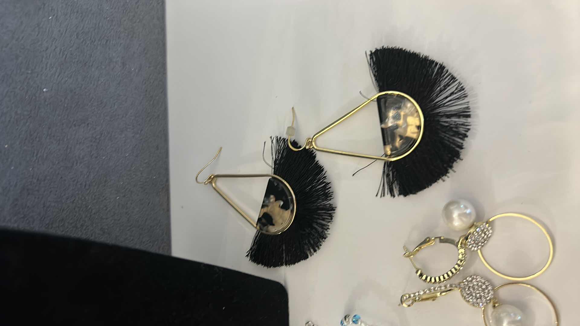 Photo 4 of COSTUME JEWELRY ASSORTMENT