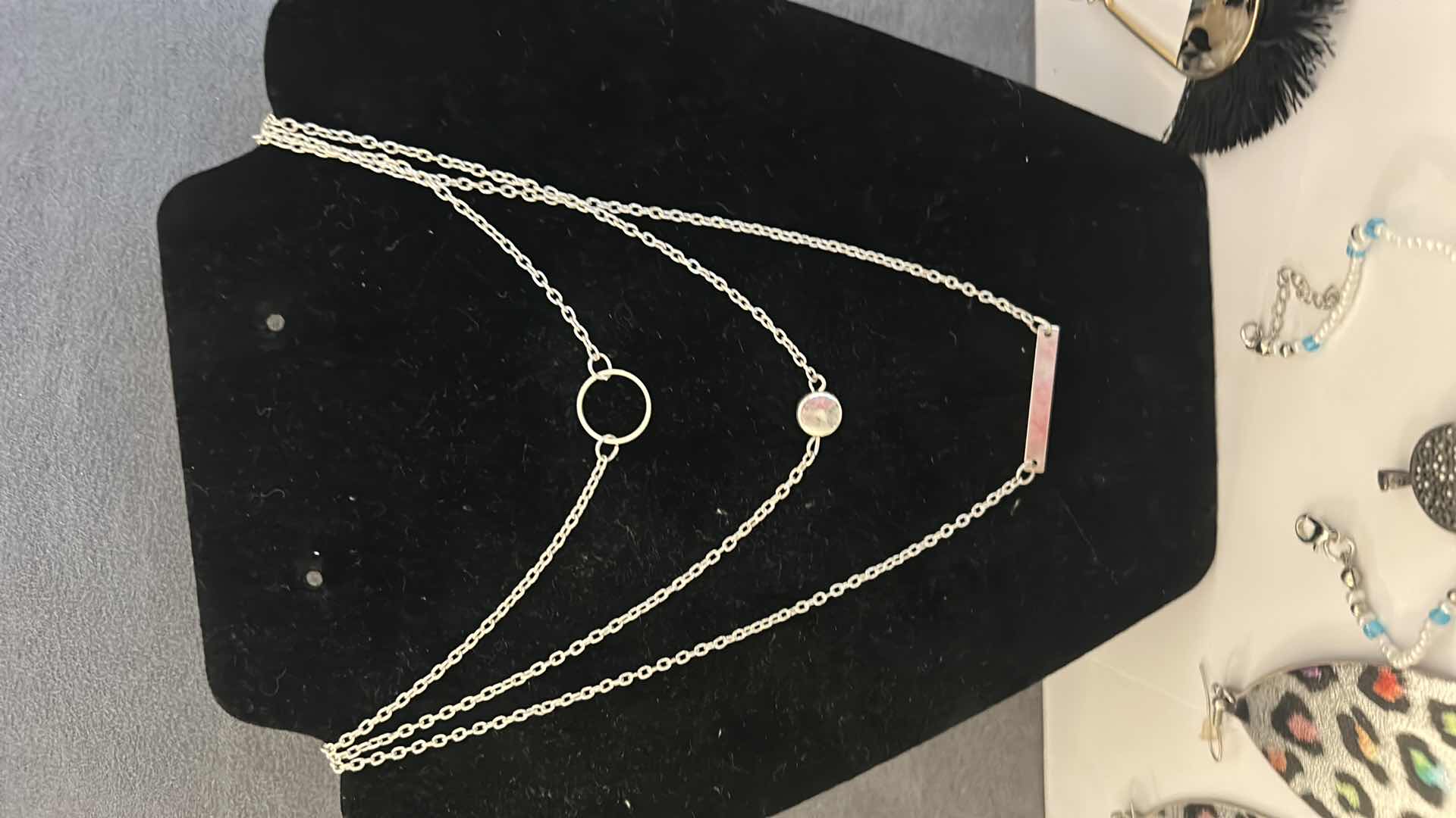 Photo 6 of COSTUME JEWELRY ASSORTMENT