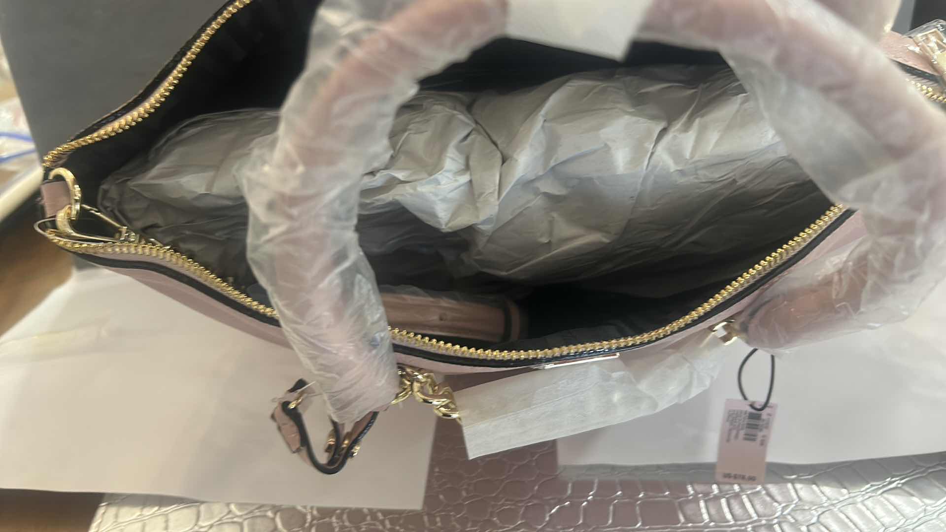 Photo 7 of NEW VICTORIA SECRETS LIGHT ROSE PURSE WITH GOLD ACCENTS $78