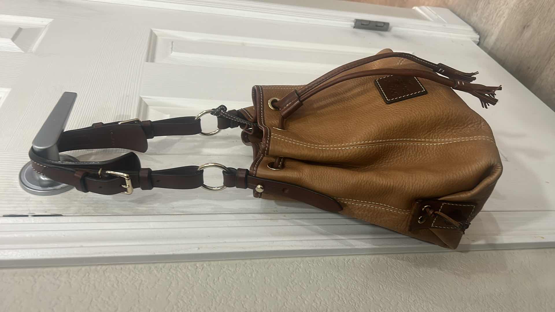 Photo 3 of LEATHER DOONEY & BOURKE DRAWSTRING BUCKET HANDBAG