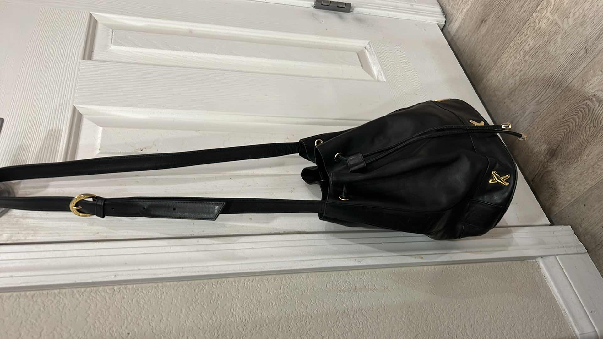 Photo 1 of BLACK ITALIAN LEATHER WOMENS PALOMA PICASSO CINCH HANDBAG