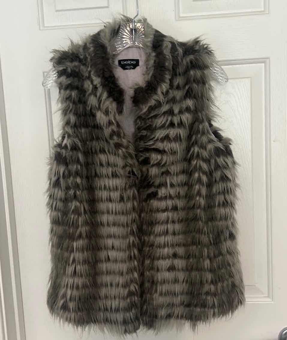 Photo 1 of WOMENS GRAY AND BLACK FAUX FUR VEST SIZE S