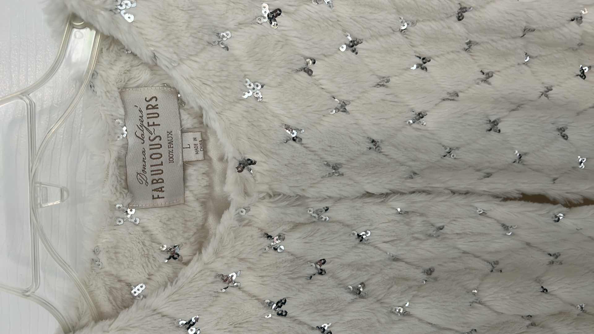 Photo 3 of WOMENS IVORY FAUX FUR WITH SILVER SEQUINS EVENING JACKET SIZE LARGE