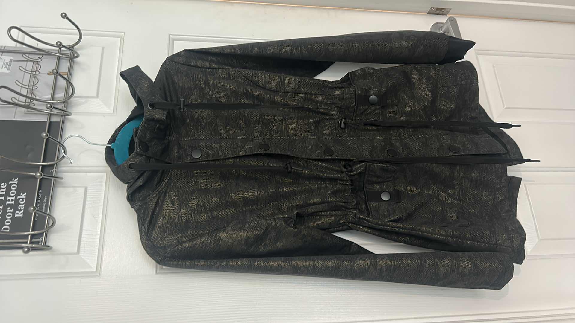 Photo 1 of WOMENS FLATTERING IN MOTION BLACK AND GOLD ADJUSTABLE WAIST CINCH JACKET WITH SNAPS AND INSIDE ZIPPER WITH HOOD SIZE MED