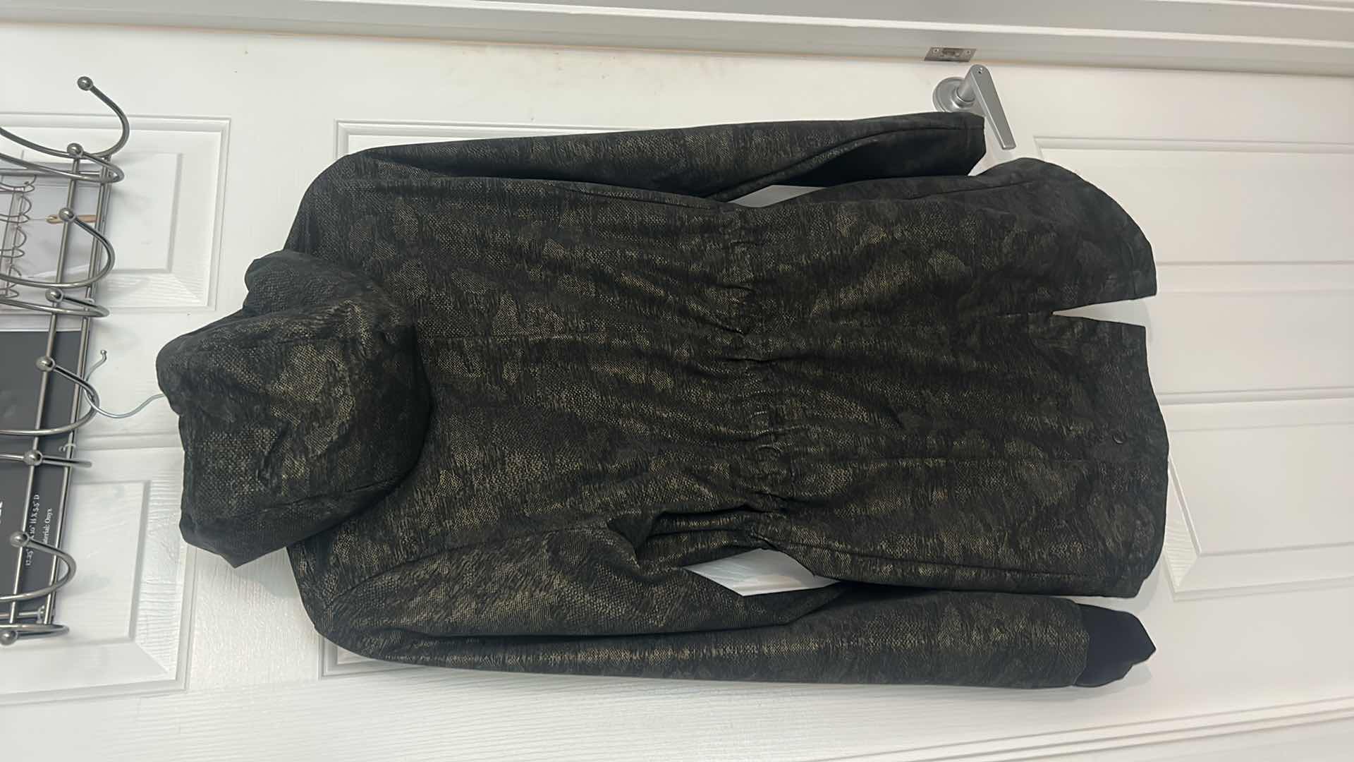 Photo 1 of WOMENS FLATTERING IN MOTION BLACK AND GOLD ADJUSTABLE WAIST CINCH JACKET WITH SNAPS AND INSIDE ZIPPER WITH HOOD SIZE MED