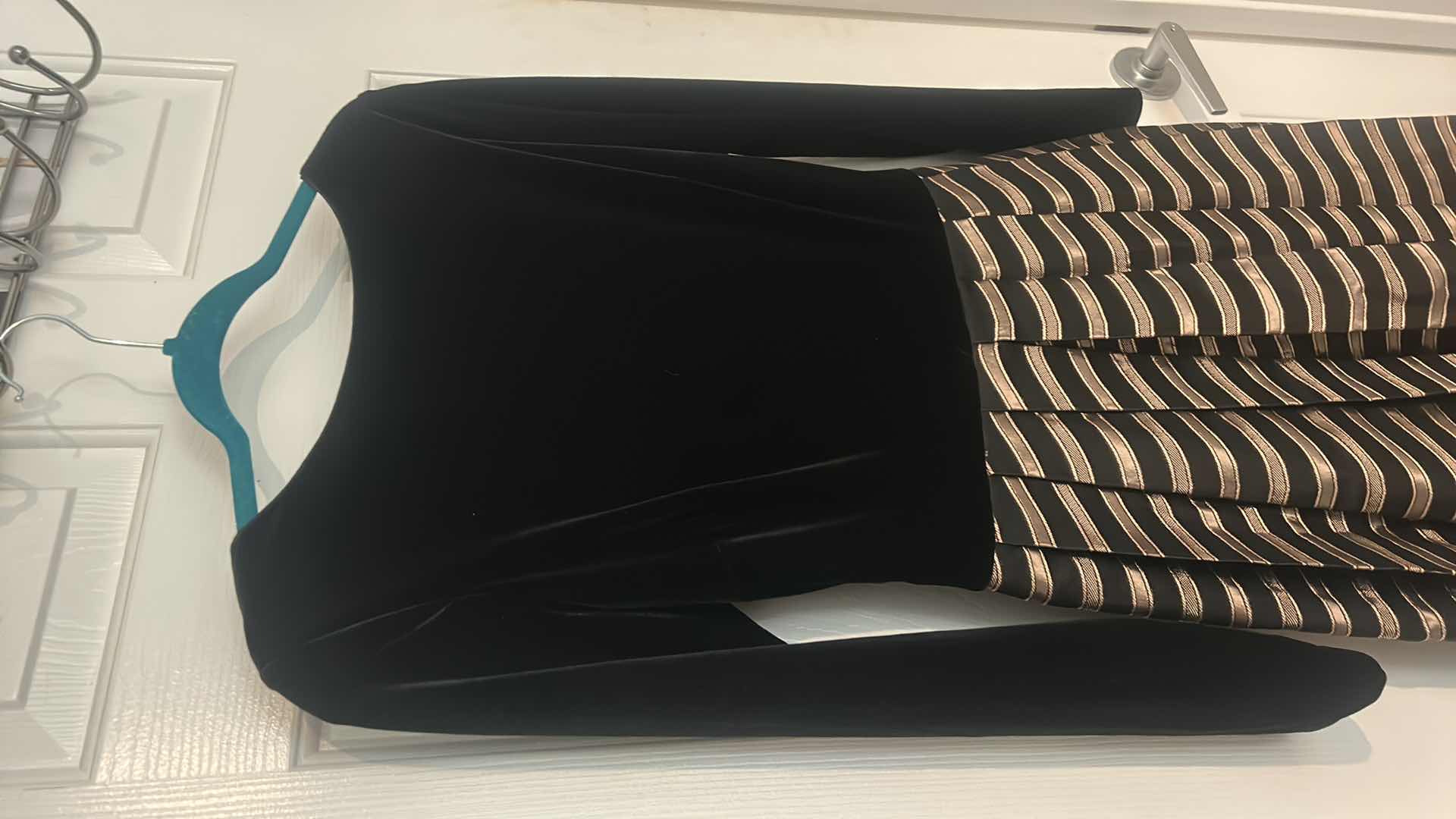 Photo 1 of WOMENS FORMAL FLOOR LENGTH EVER BEAUTY EVENING GOWN, BLACK VELVET TOP WITH PLEATED BLACK AND GOLD SKIRT SIZE 8