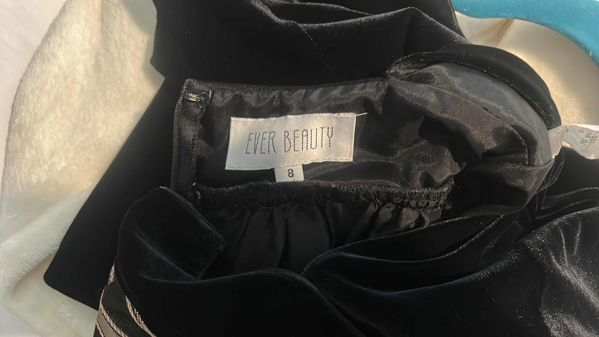 Photo 1 of WOMENS FORMAL FLOOR LENGTH EVER BEAUTY EVENING GOWN, BLACK VELVET TOP WITH PLEATED BLACK AND GOLD SKIRT SIZE 8